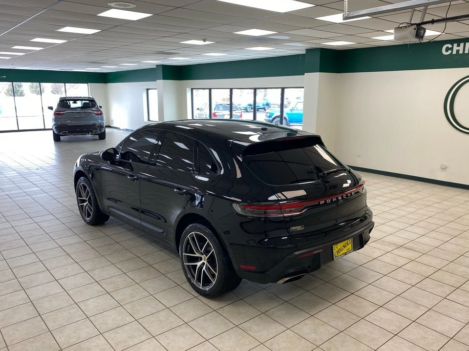 2022 Porsche Macan - Image 5 of 18