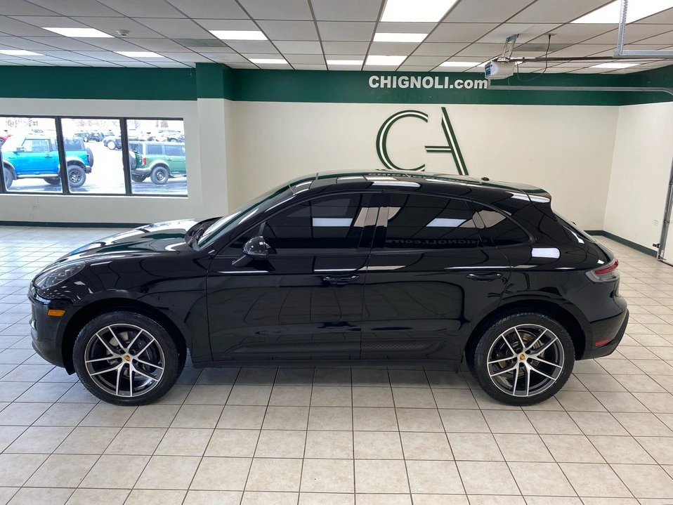 2022 Porsche Macan - Image 6 of 18