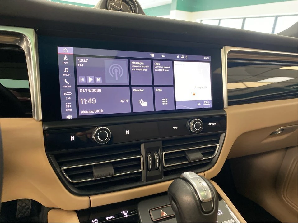 2022 Porsche Macan - Image 13 of 18