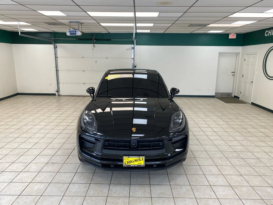 2022 Porsche Macan - Image 7 of 18