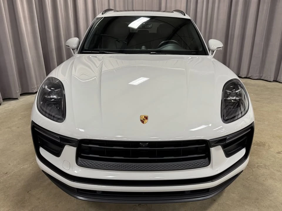 2022 Porsche Macan - Image 2 of 20