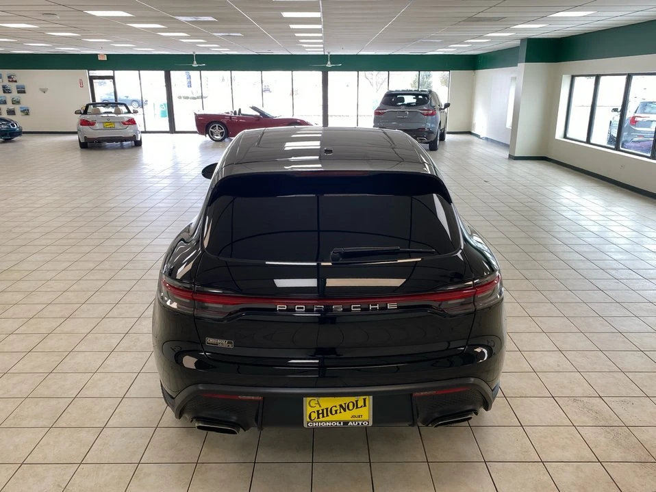 2022 Porsche Macan - Image 4 of 18