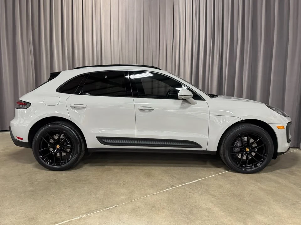 2022 Porsche Macan - Image 4 of 20