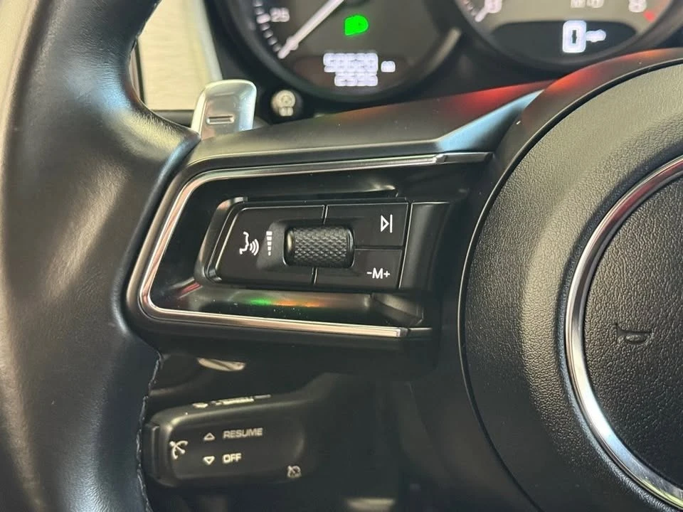 2022 Porsche Macan - Image 19 of 20