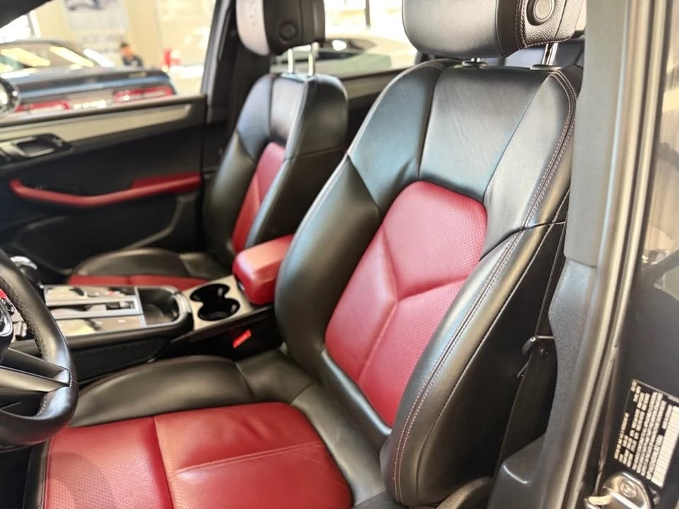 2022 Porsche Macan - Image 14 of 20