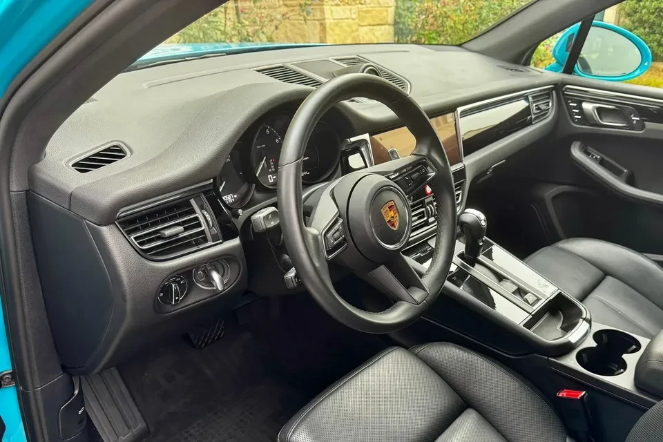 2022 Porsche Macan - Image 4 of 5