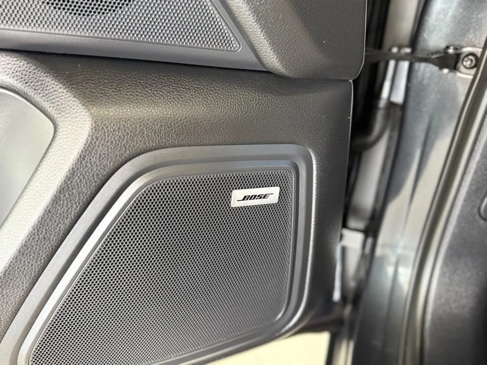 2022 Porsche Macan - Image 9 of 20