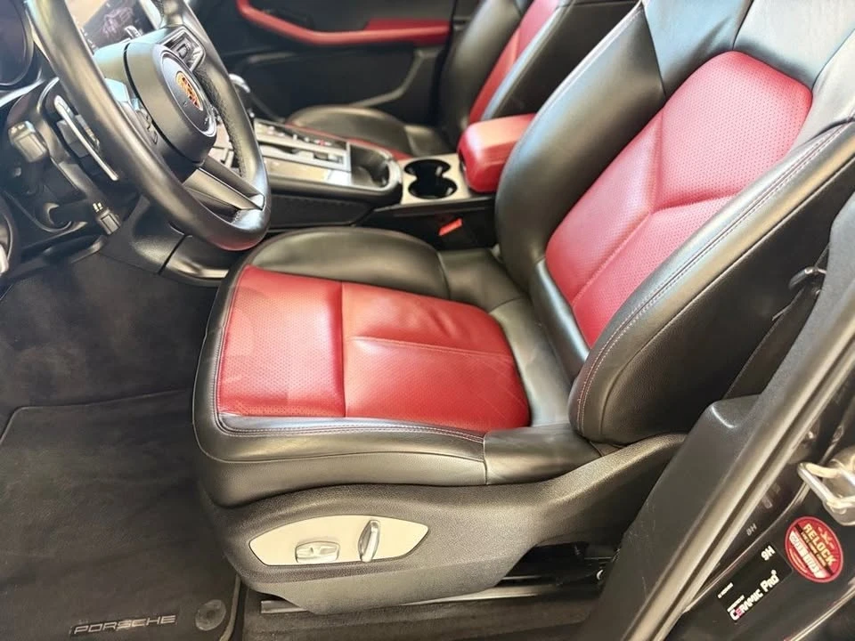 2022 Porsche Macan - Image 13 of 20