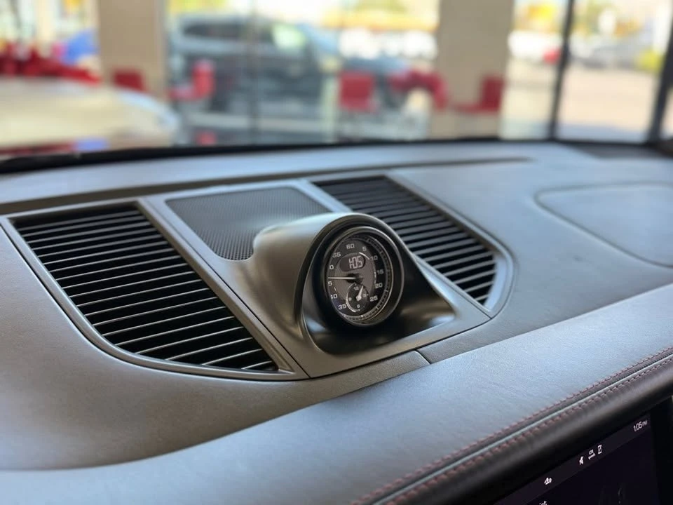 2022 Porsche Macan - Image 7 of 20