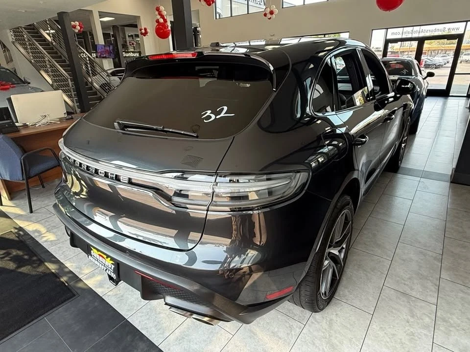 2022 Porsche Macan - Image 4 of 20