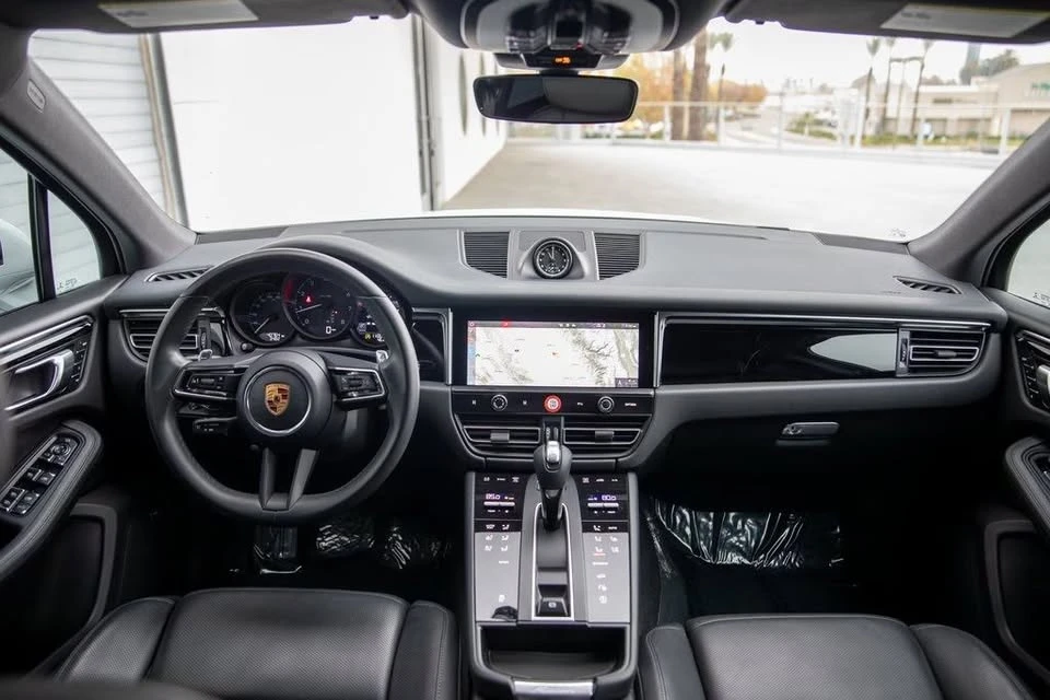 2022 Porsche Macan - Image 7 of 7
