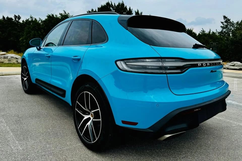 2022 Porsche Macan - Image 2 of 3