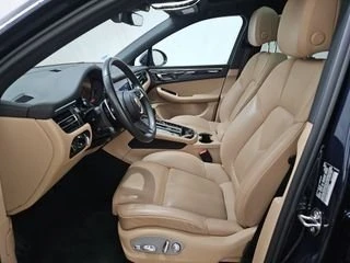 2022 Porsche Macan - Image 3 of 11