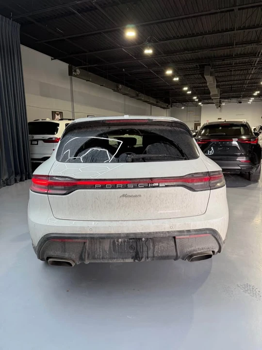2022 Porsche Macan - Image 4 of 11