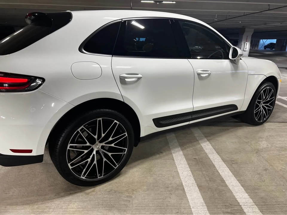2022 Porsche Macan - Image 5 of 7