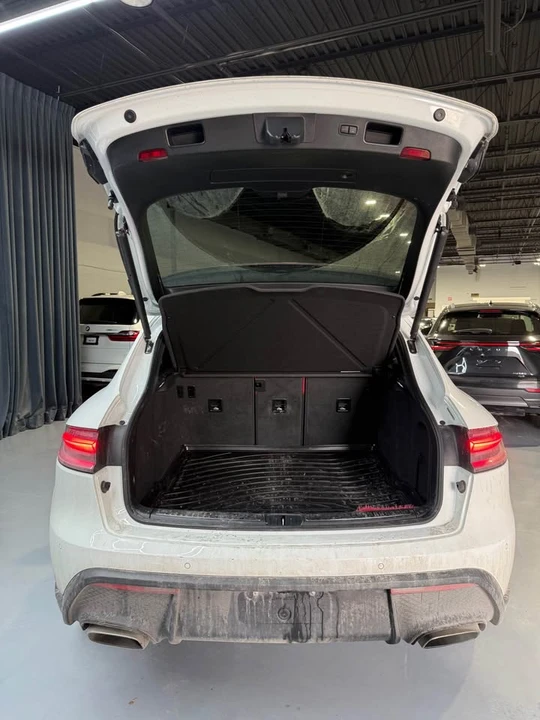 2022 Porsche Macan - Image 5 of 11
