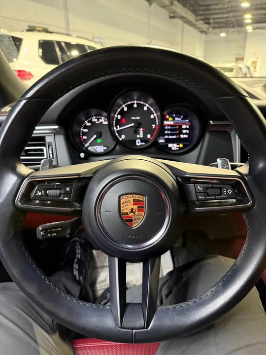 2022 Porsche Macan - Image 11 of 11