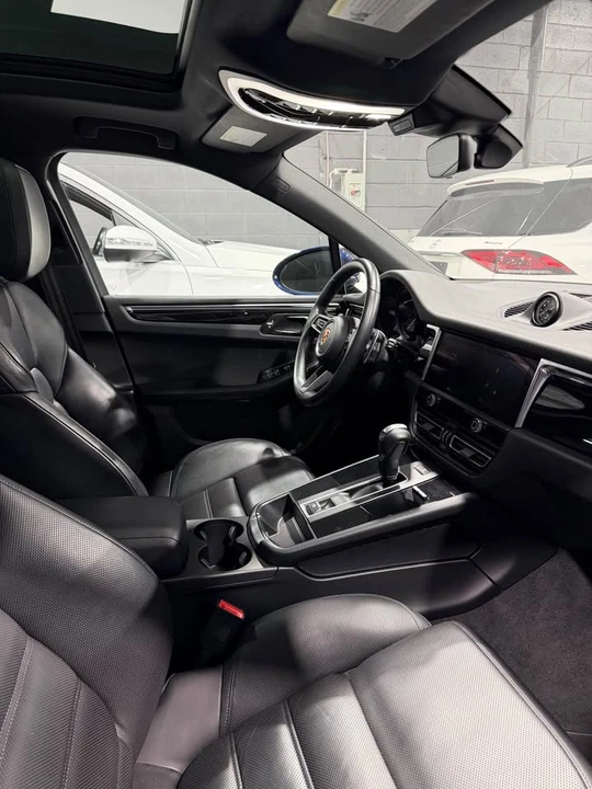 2022 Porsche Macan - Image 3 of 6