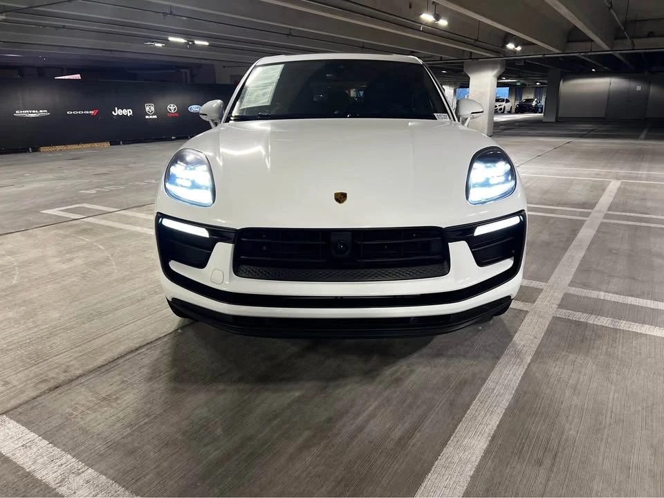 2022 Porsche Macan - Image 3 of 7