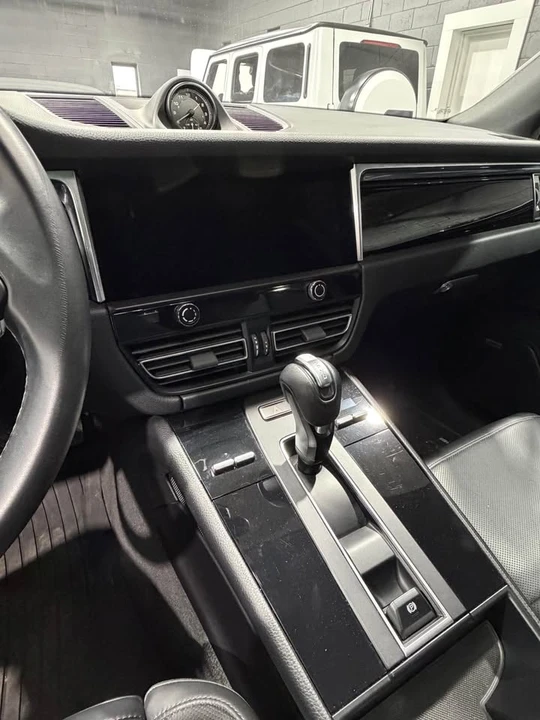 2022 Porsche Macan - Image 6 of 6