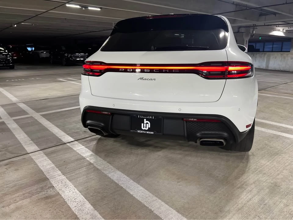 2022 Porsche Macan - Image 6 of 7