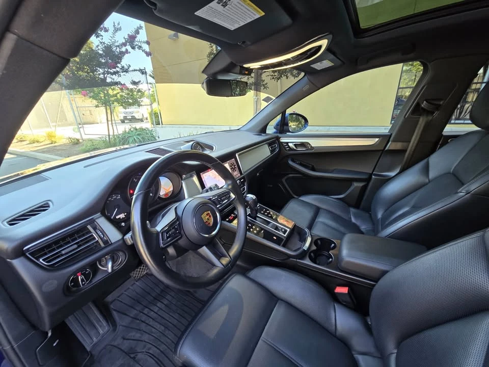 2022 Porsche Macan - Image 12 of 20