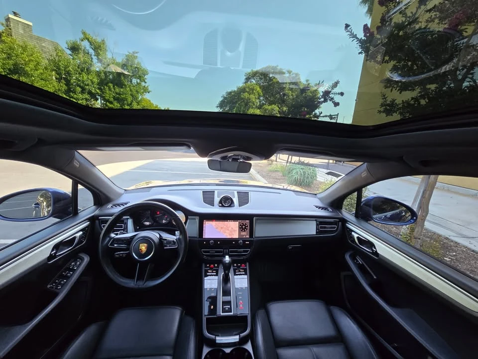 2022 Porsche Macan - Image 16 of 20