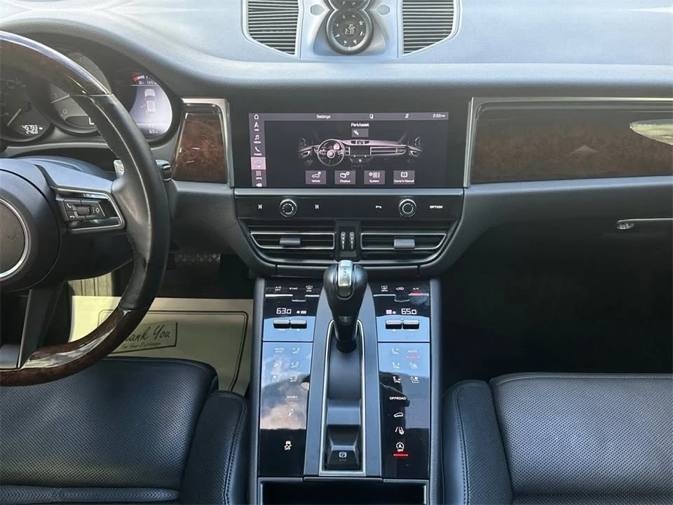 2022 Porsche Macan - Image 15 of 19