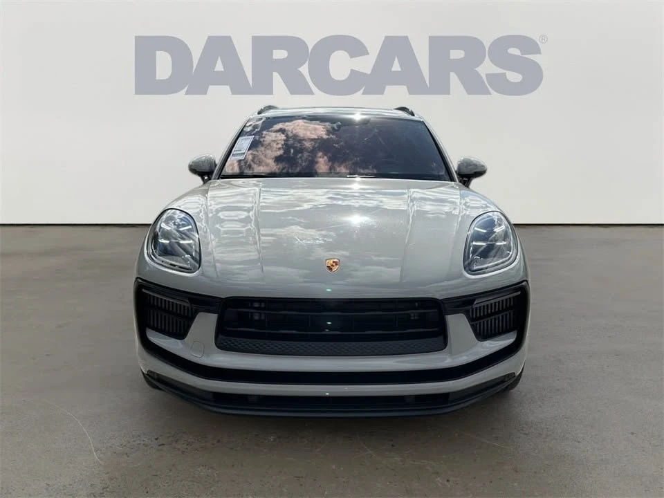 2022 Porsche Macan - Image 2 of 19