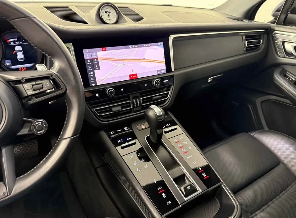 2022 Porsche Macan GTS - Image 9 of 12