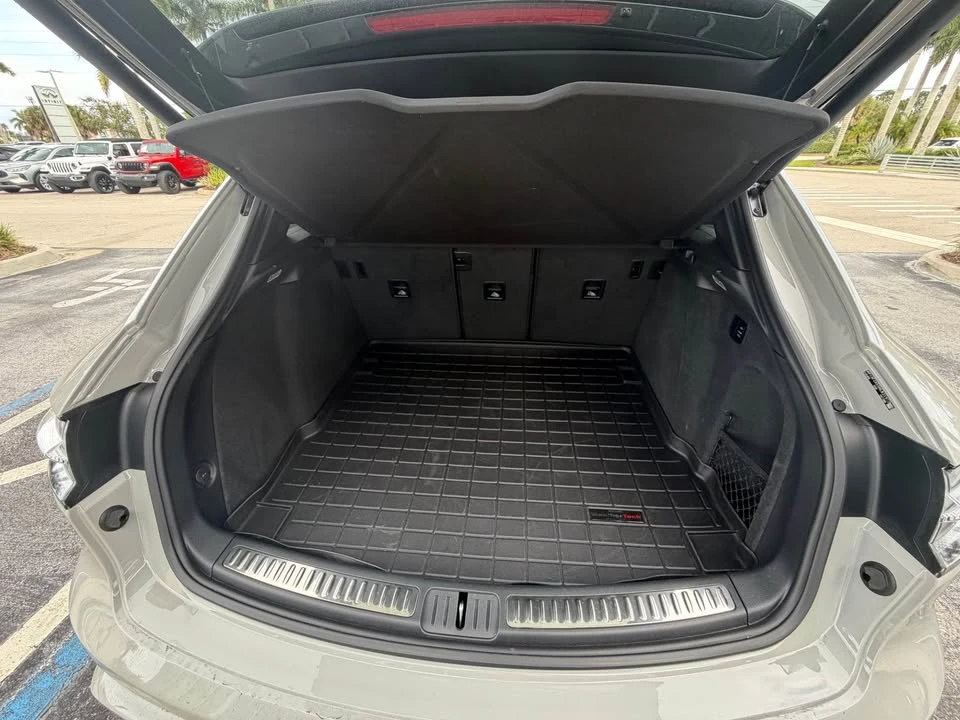 2022 Porsche Macan GTS - Image 10 of 11