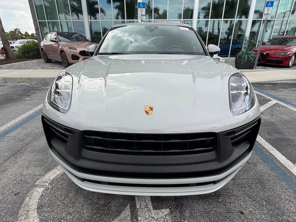 2022 Porsche Macan GTS - Image 4 of 11