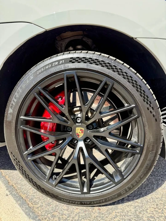 2022 Porsche Macan GTS - Image 6 of 19