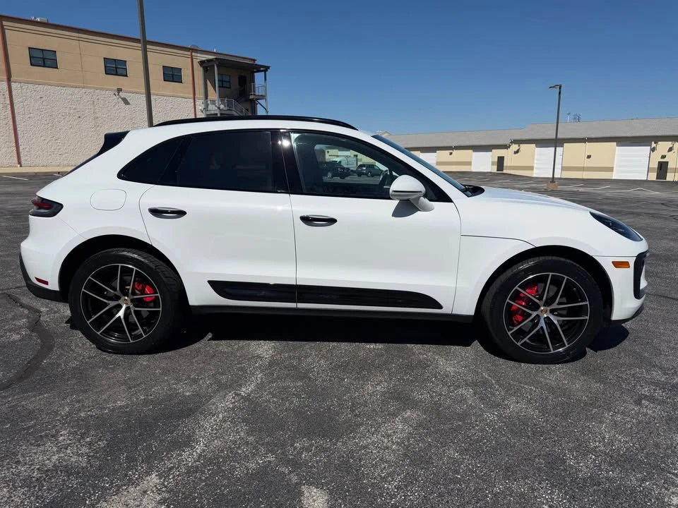 2022 Porsche Macan S - Image 7 of 19
