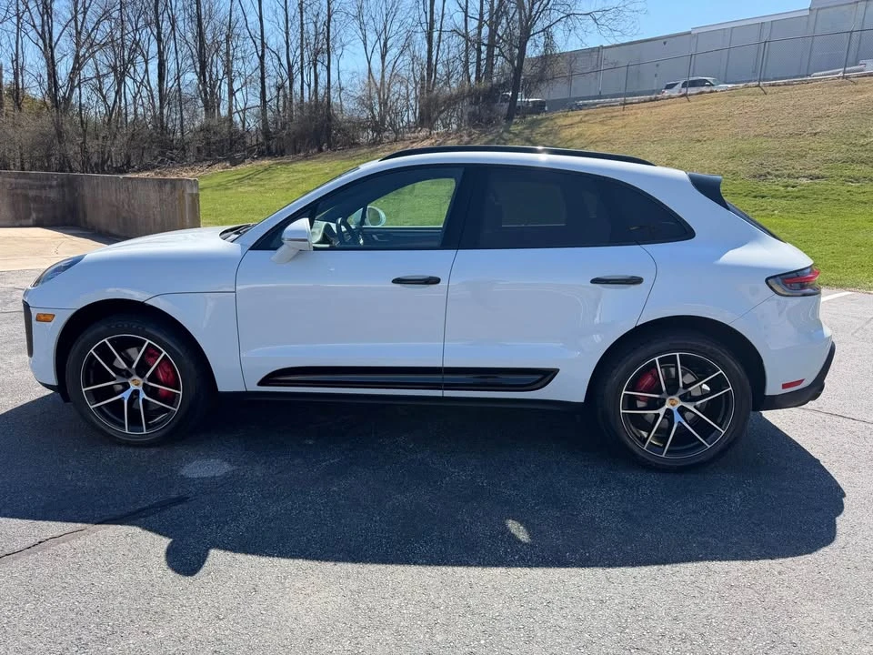 2022 Porsche Macan S - Image 11 of 19