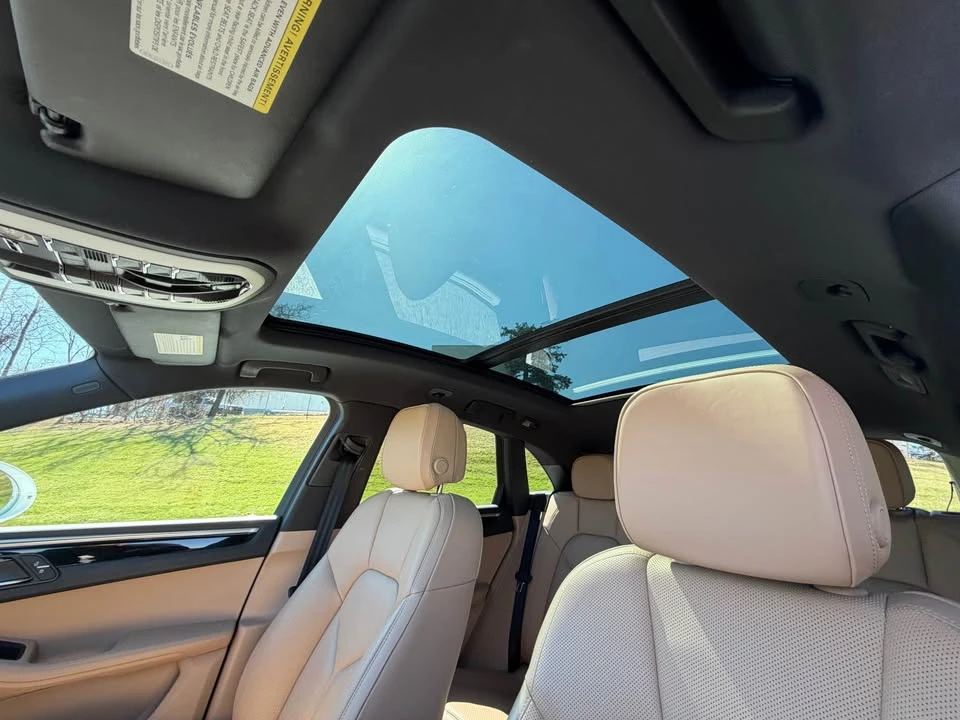 2022 Porsche Macan S - Image 17 of 19