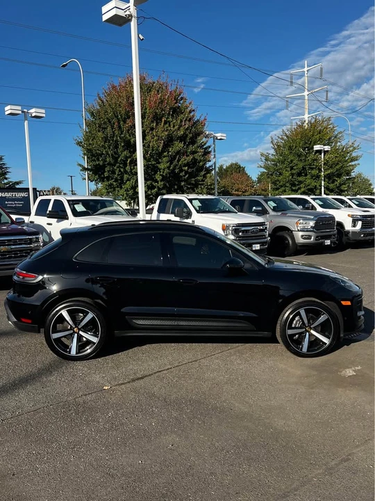 2022 Porsche Macan - Image 5 of 15