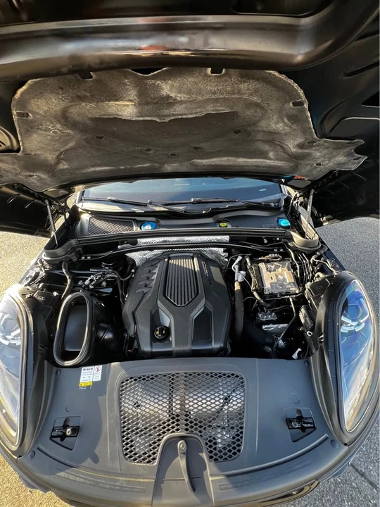 2022 Porsche Macan - Image 15 of 15
