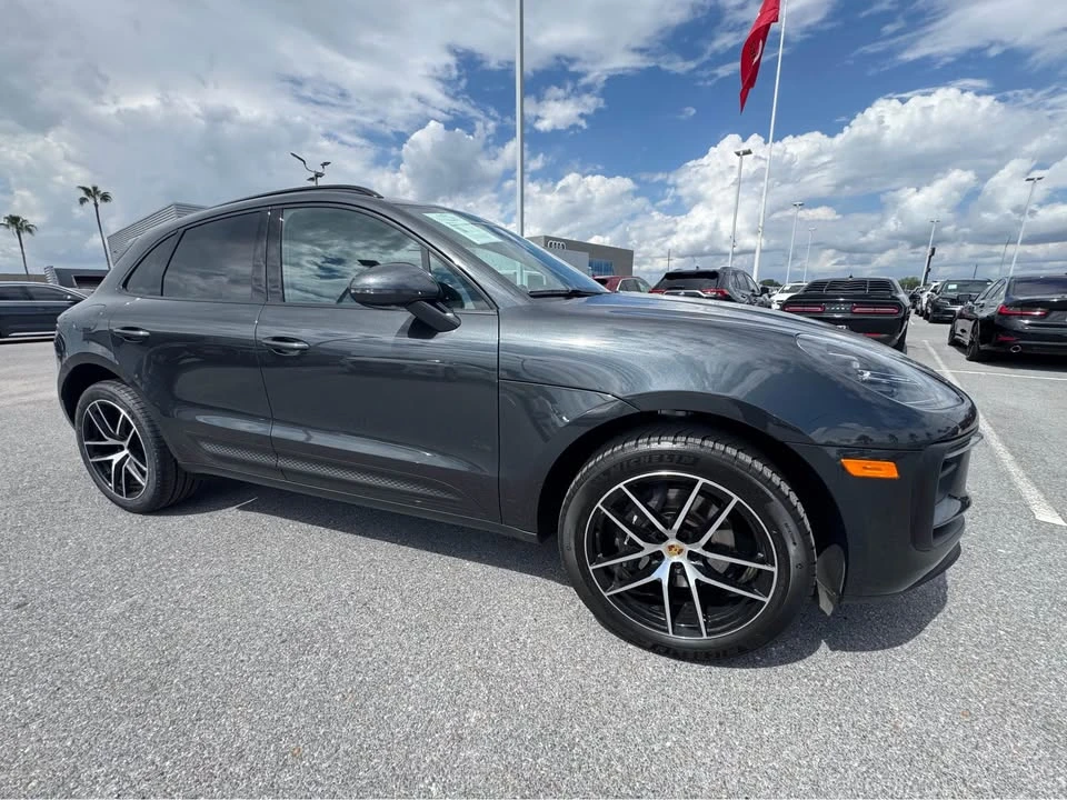 2022 Porsche Macan - Image 2 of 15