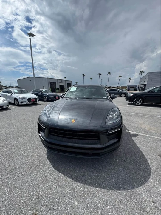 2022 Porsche Macan - Image 4 of 15