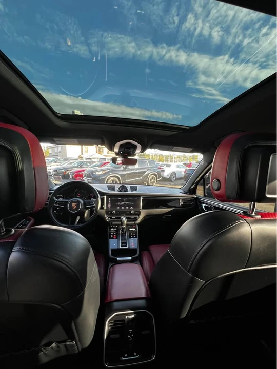 2022 Porsche Macan - Image 11 of 15