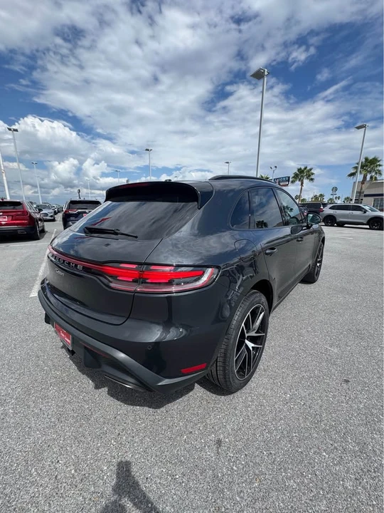 2022 Porsche Macan - Image 14 of 15
