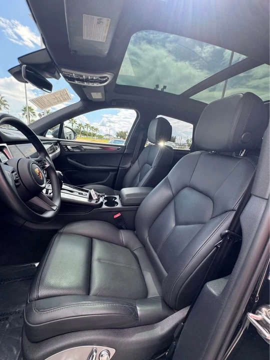2022 Porsche Macan - Image 9 of 15