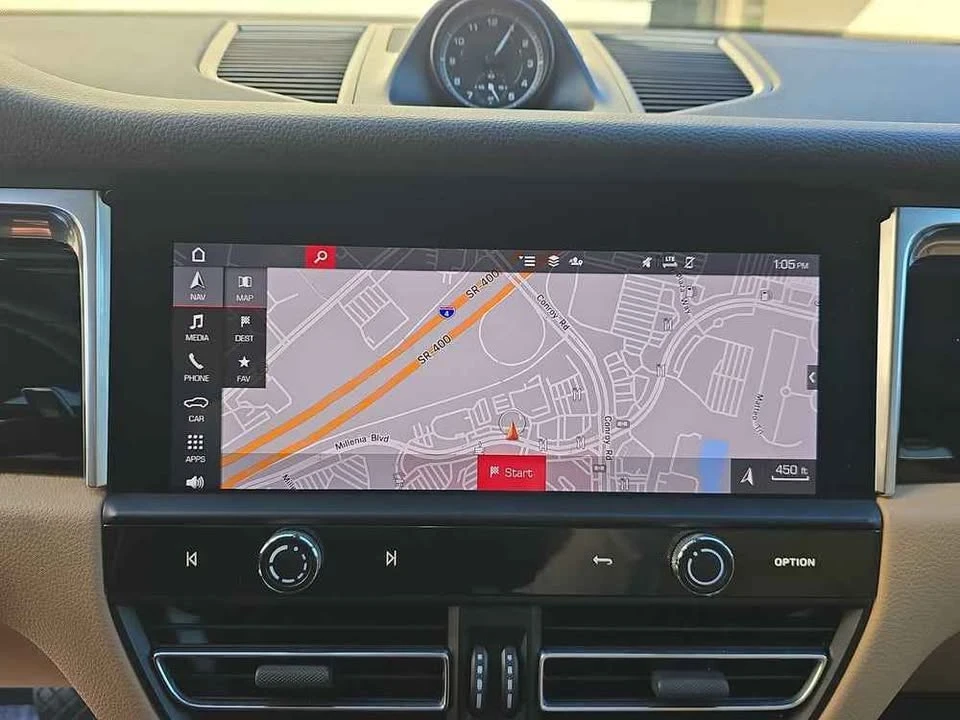 2022 Porsche Macan - Image 9 of 13