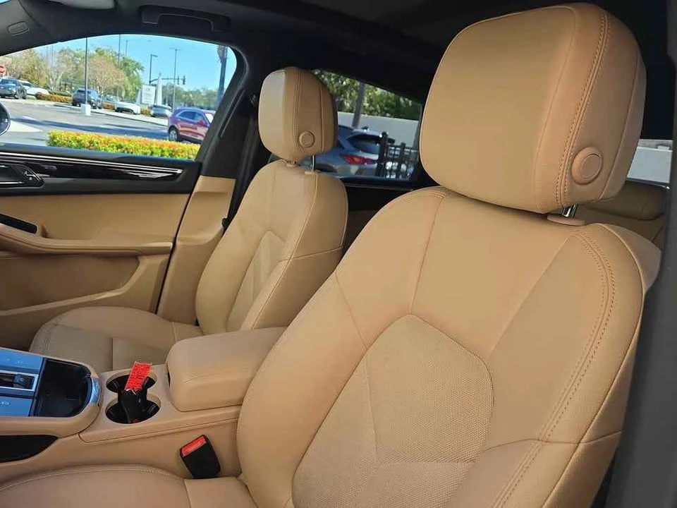 2022 Porsche Macan - Image 8 of 13