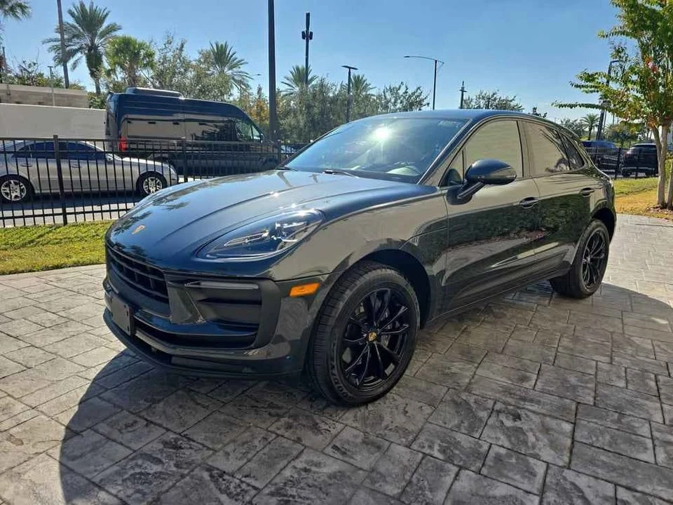 2022 Porsche Macan - Image 2 of 13