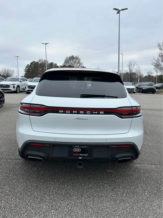 2022 Porsche Macan - Image 3 of 8