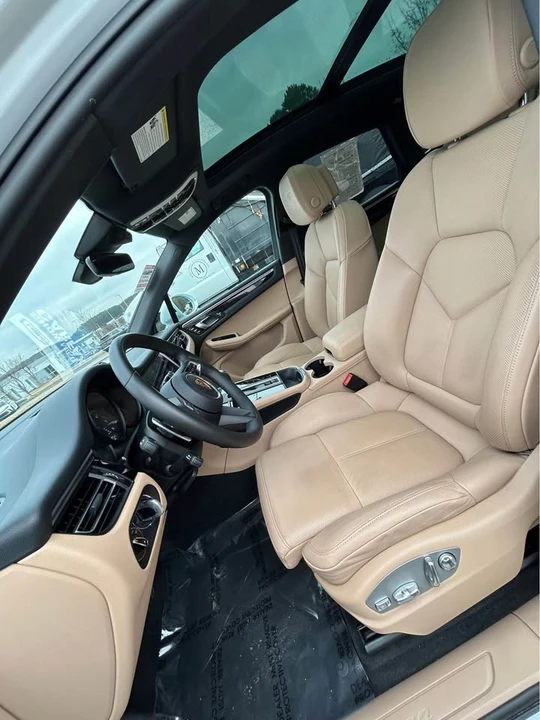2022 Porsche Macan - Image 7 of 8