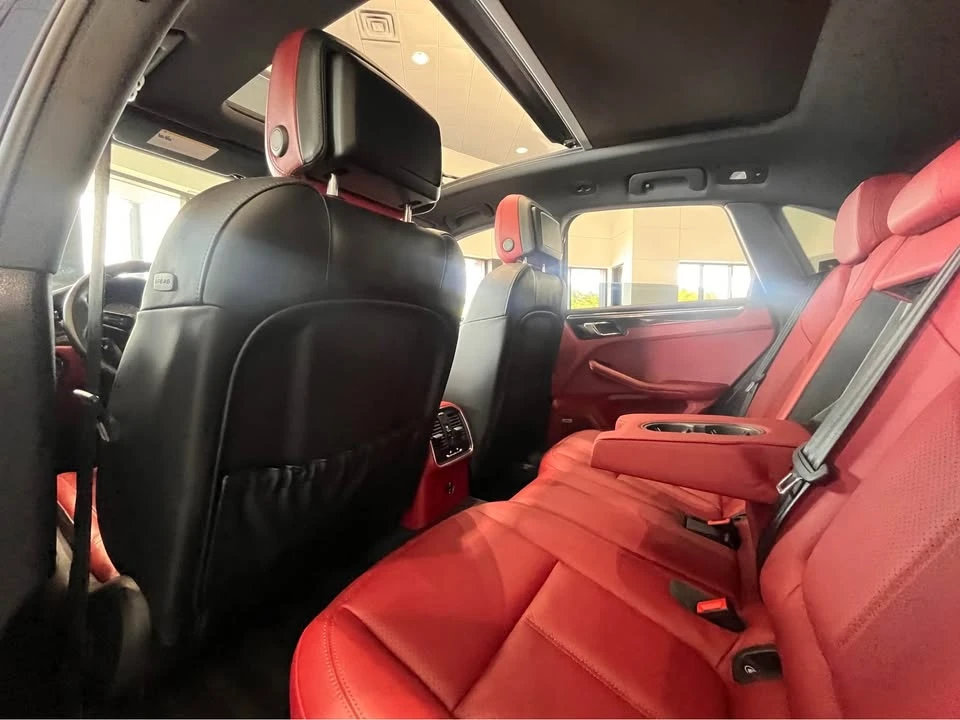 2022 Porsche Macan T - Image 11 of 18