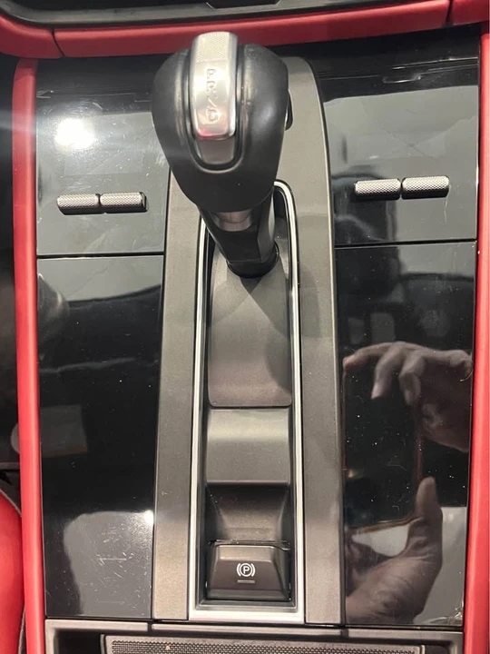 2022 Porsche Macan T - Image 16 of 18